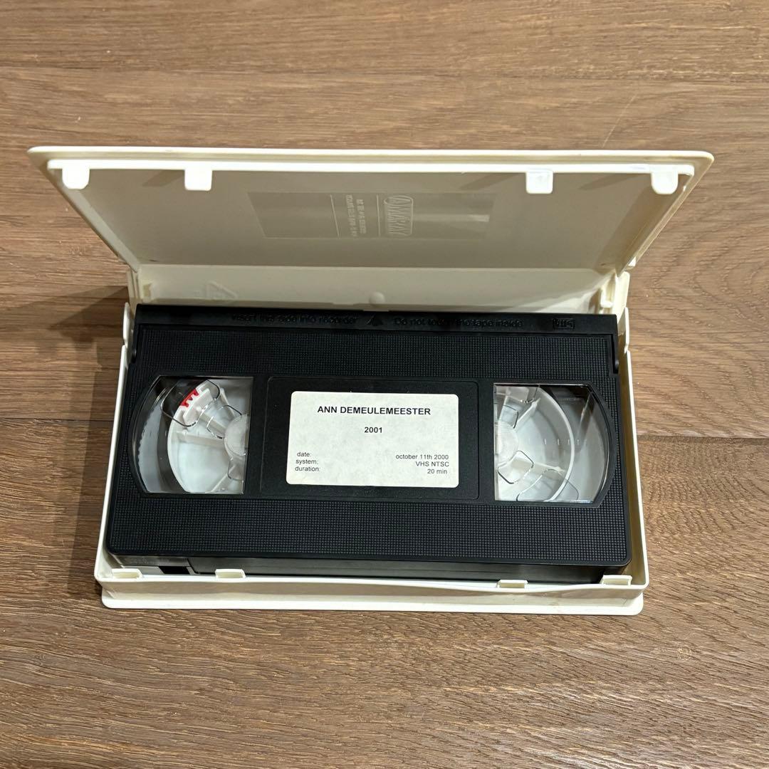 ANN DEMEULEMEESTER 2001 コレクション　VHS アーカイブ