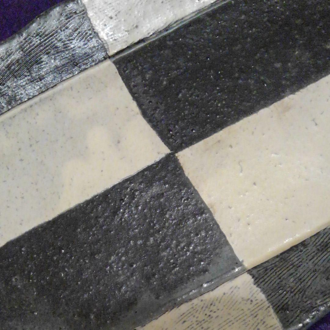 信楽焼　粉引市松長々皿