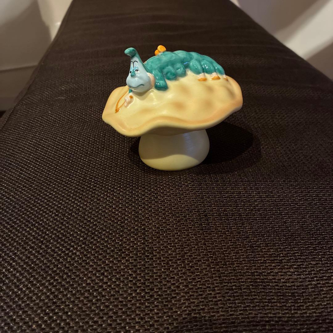 不思議の国のアリス　芋虫　陶器小物入れ