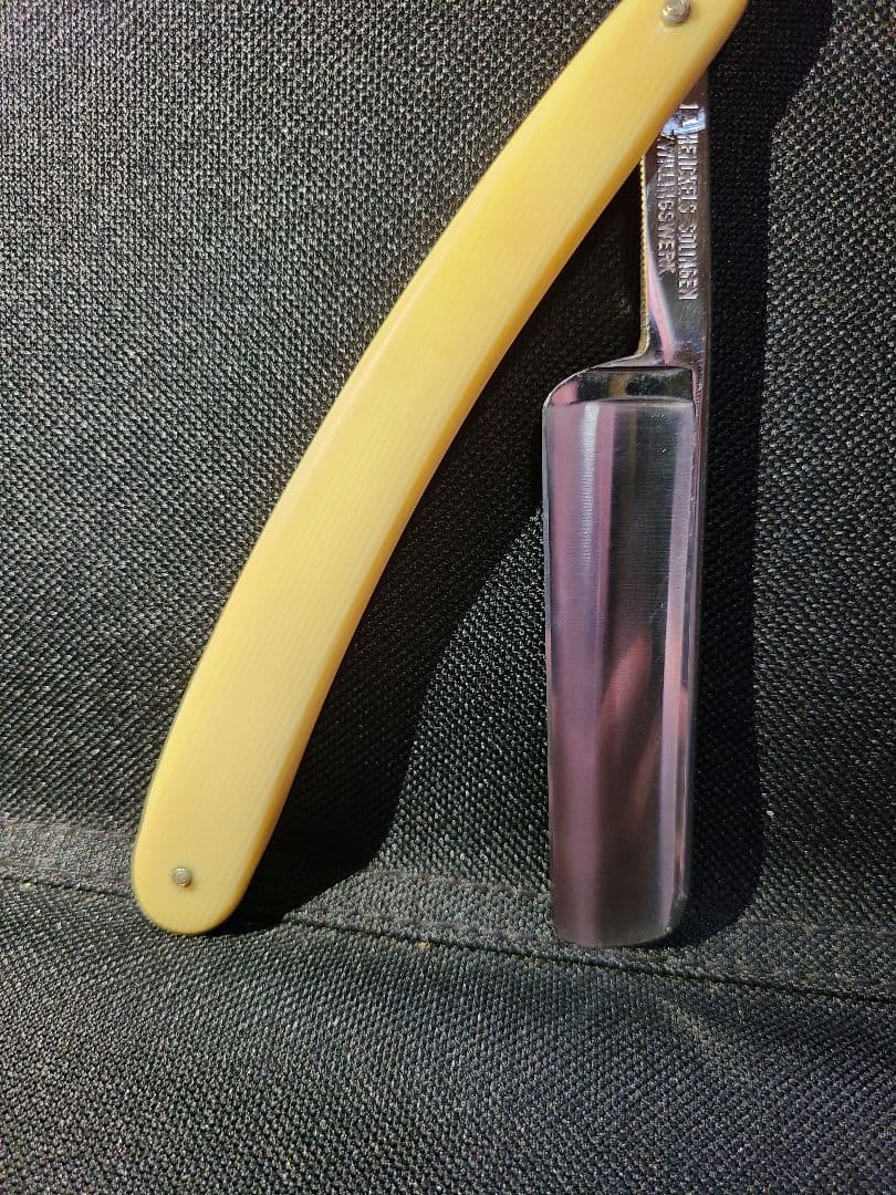 プロ理容師用剃刀　旧型　アンティーク