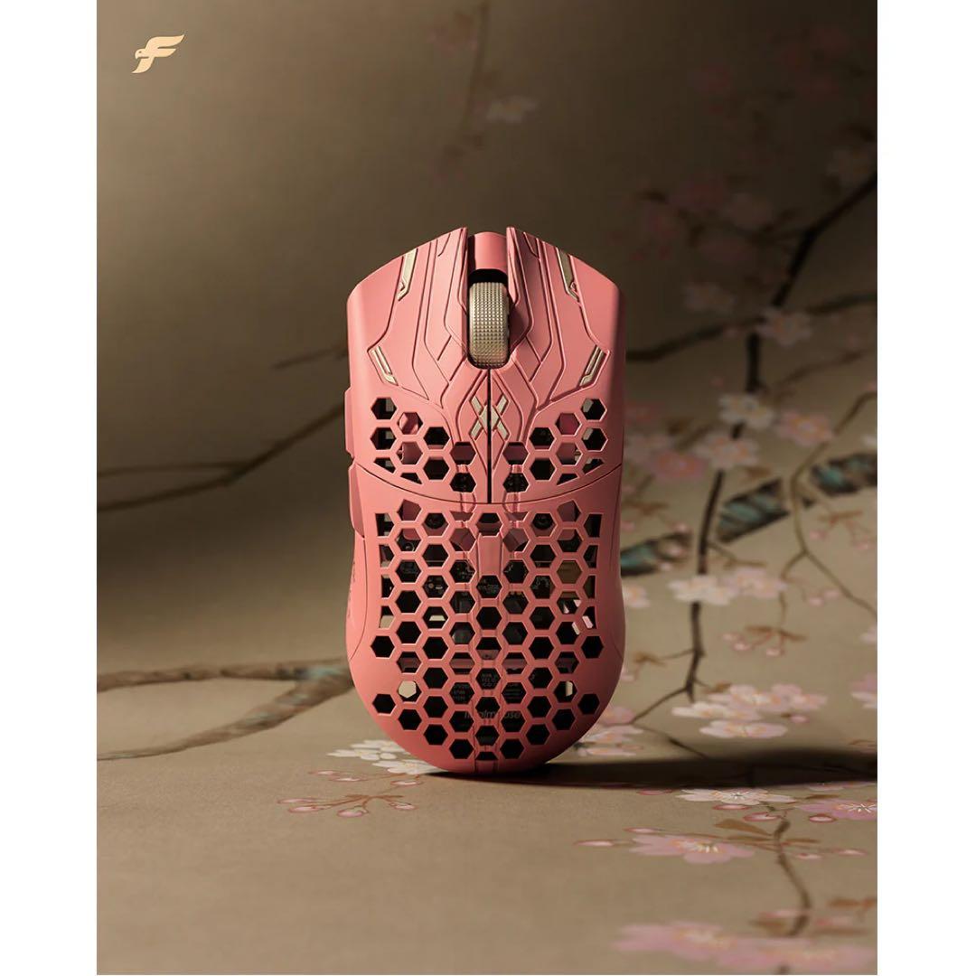 Finalmouse UltralightX Sakura mサイズ