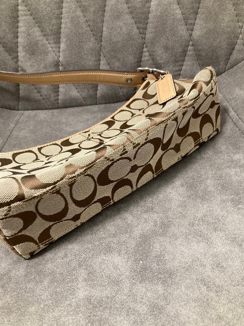 【美品】COACH コーチ ワンショルダーバッグ シグネチャー 8K01