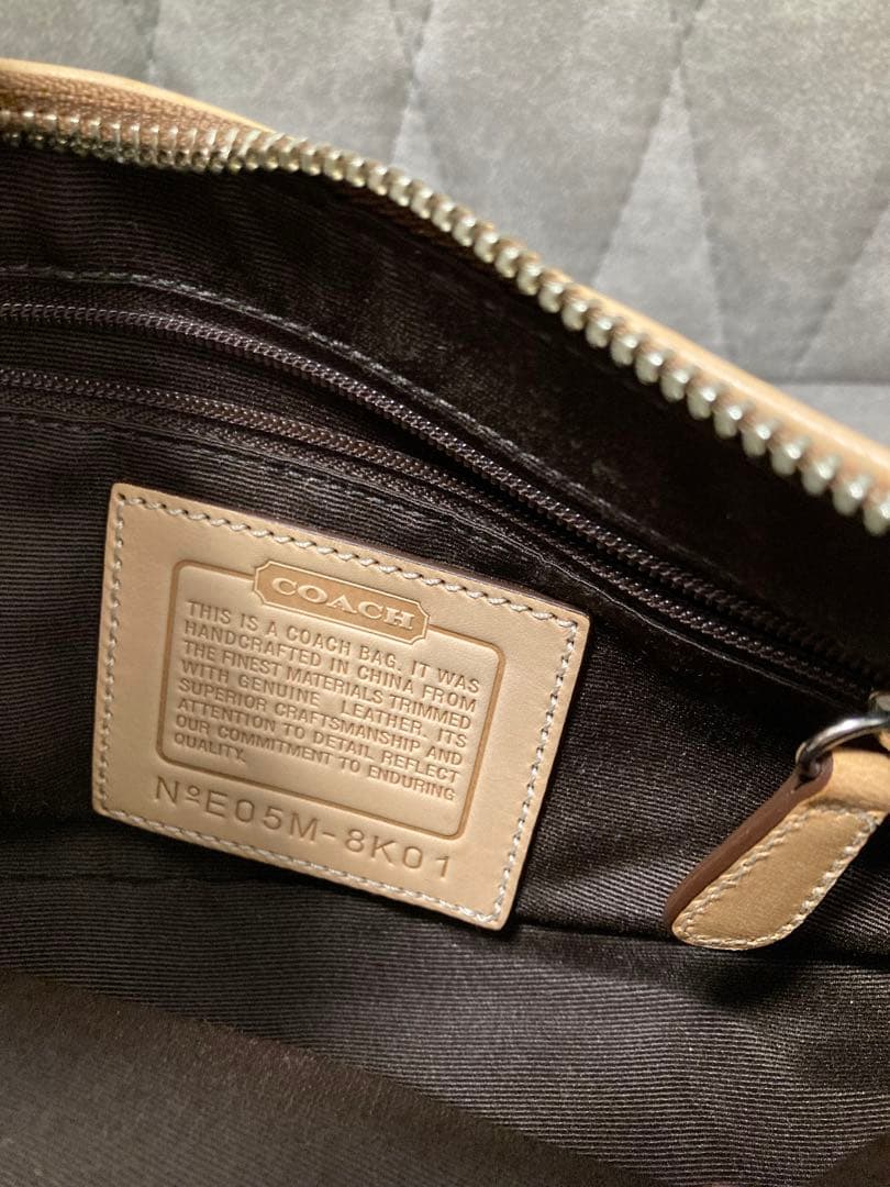 【美品】COACH コーチ ワンショルダーバッグ シグネチャー 8K01
