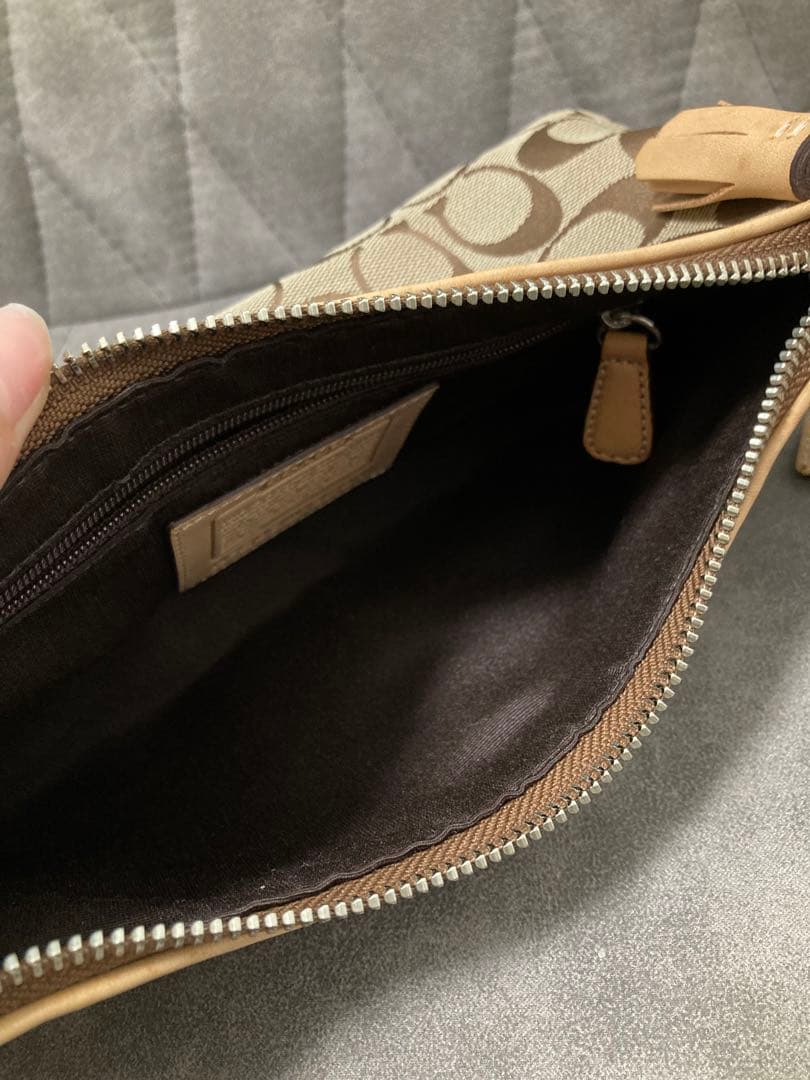 【美品】COACH コーチ ワンショルダーバッグ シグネチャー 8K01