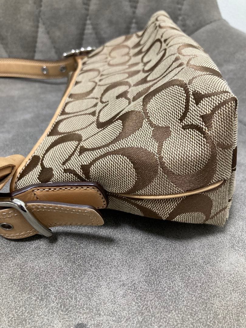 【美品】COACH コーチ ワンショルダーバッグ シグネチャー 8K01