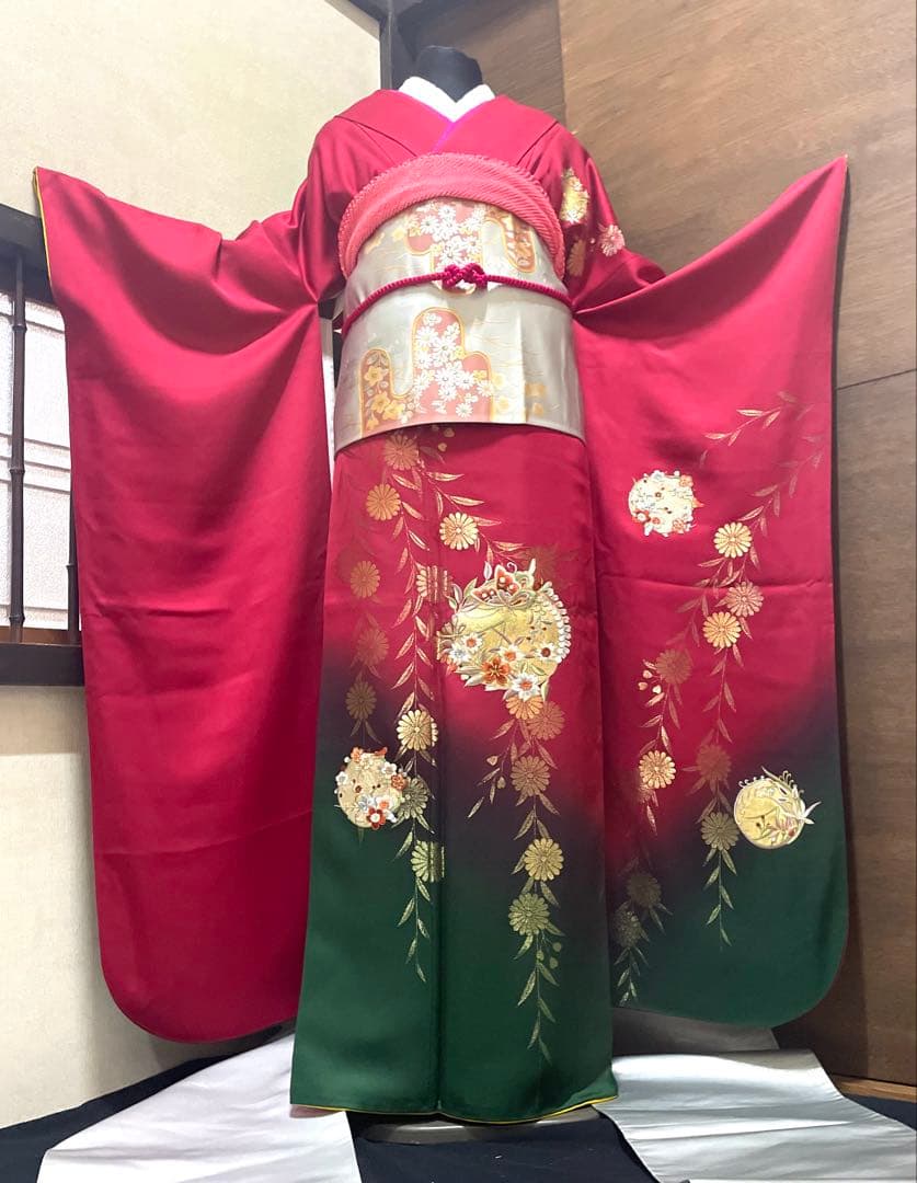 振袖 フルセット6点M〜Lサイズ赤と緑の花柄刺繍　正絹　売り切り終了