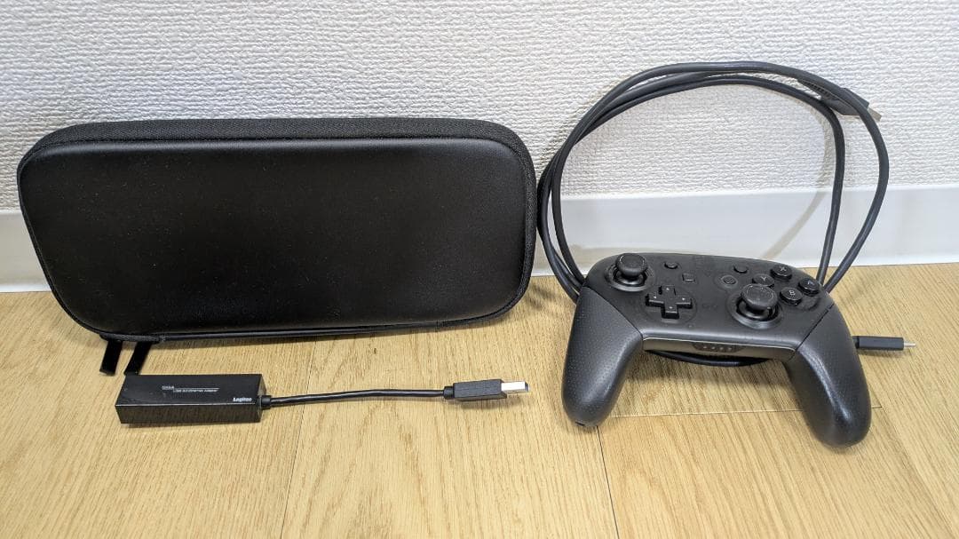 【匿名配送】プロコン、キャリングケース付き・Nintendo Switch 本体