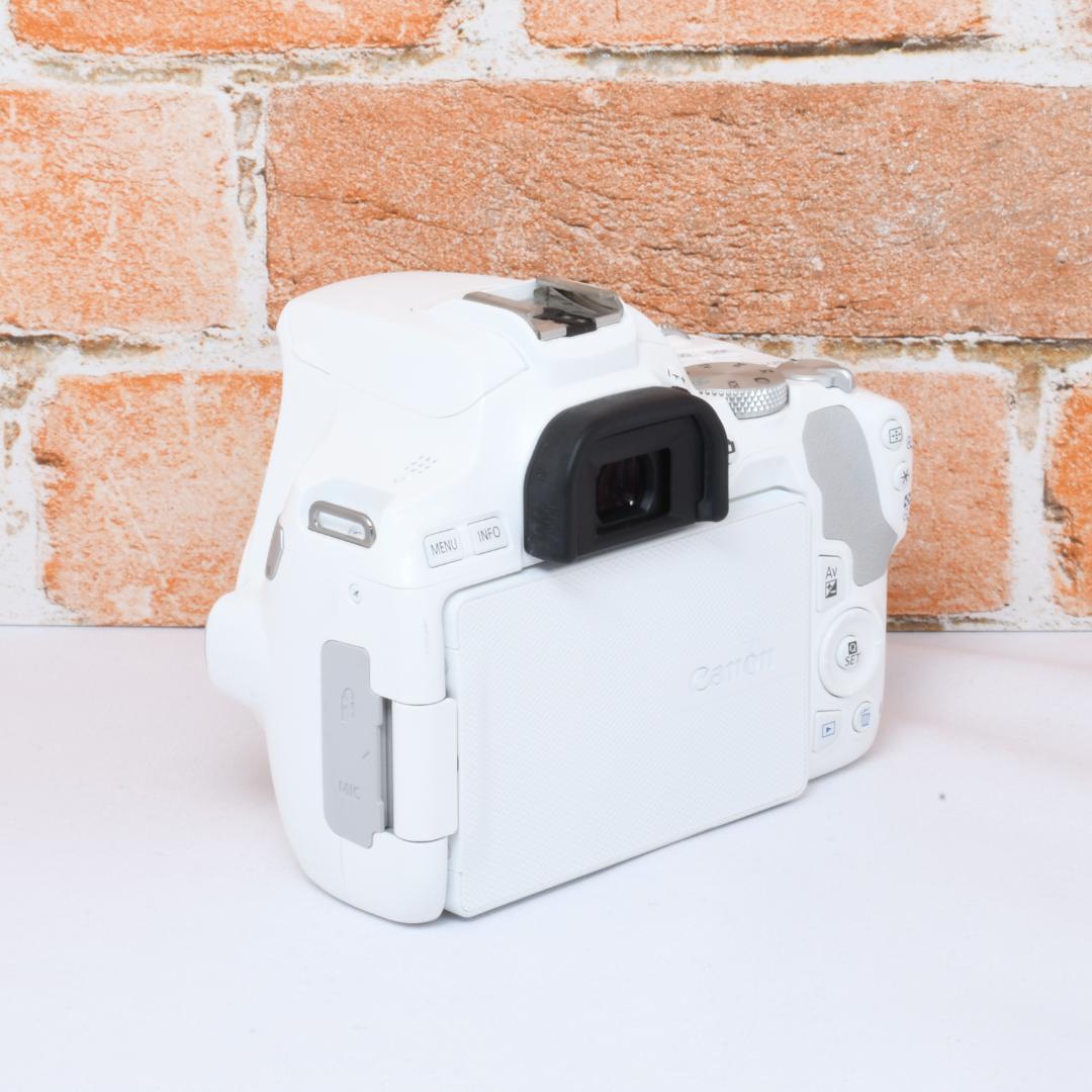 新春大感謝セール✨Wi-Fi機能✨Canon Kiss X10✨ホワイト