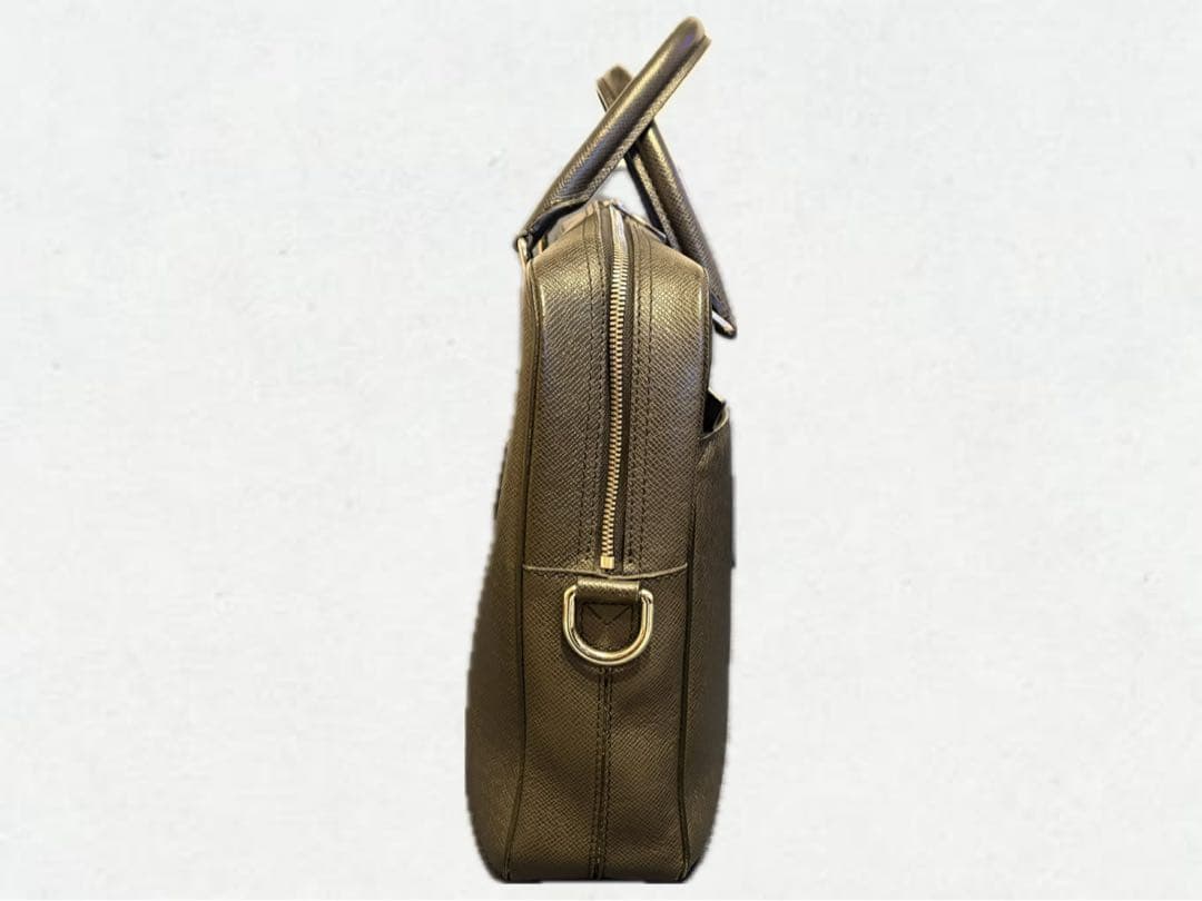 け*け様 【美品】LOUISVUITTONルイヴィトン タイガ ポルト ビジネス