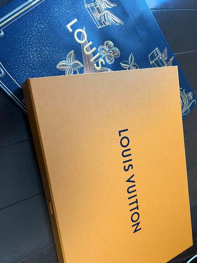 LOUIS VUITTON マフラー LV エセンシャル