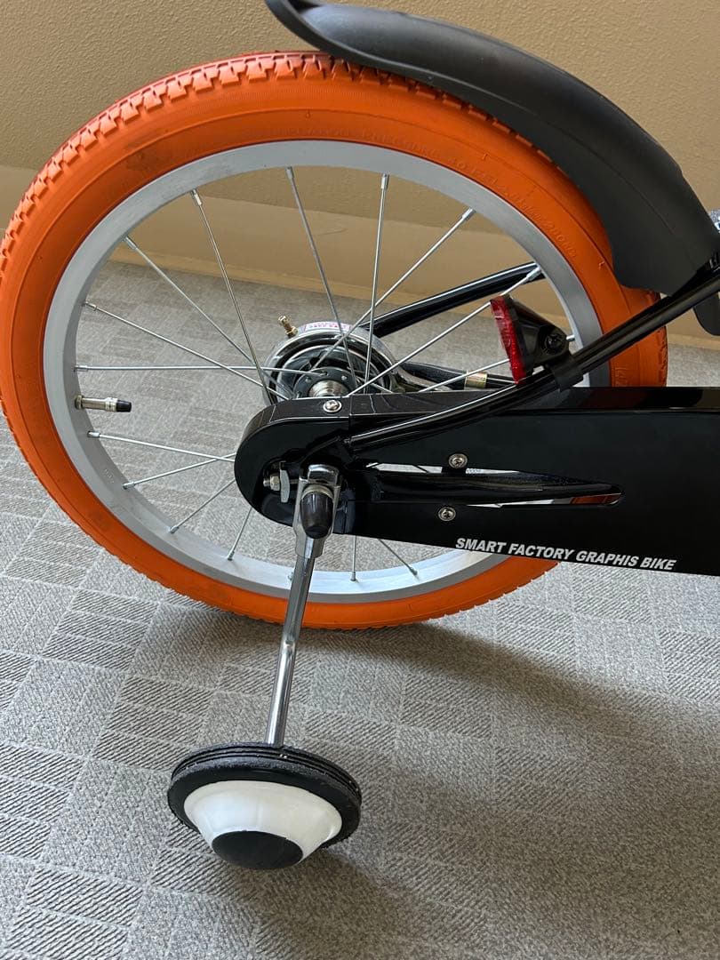【美品】GRAPHIS☆子供用自転車☆18インチ　ブラック/オレンジ☆補助輪付き