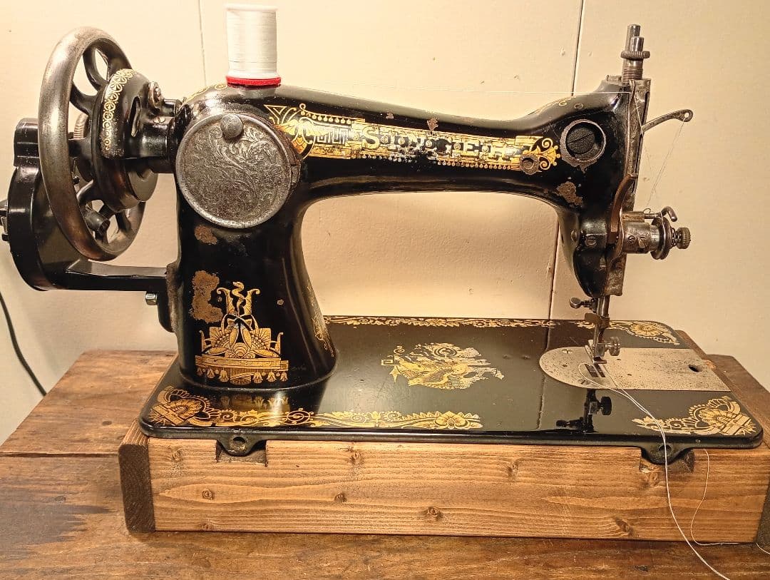 シンガー　スフィンクス　縫うためのアンティーク　ミシン　レトロ