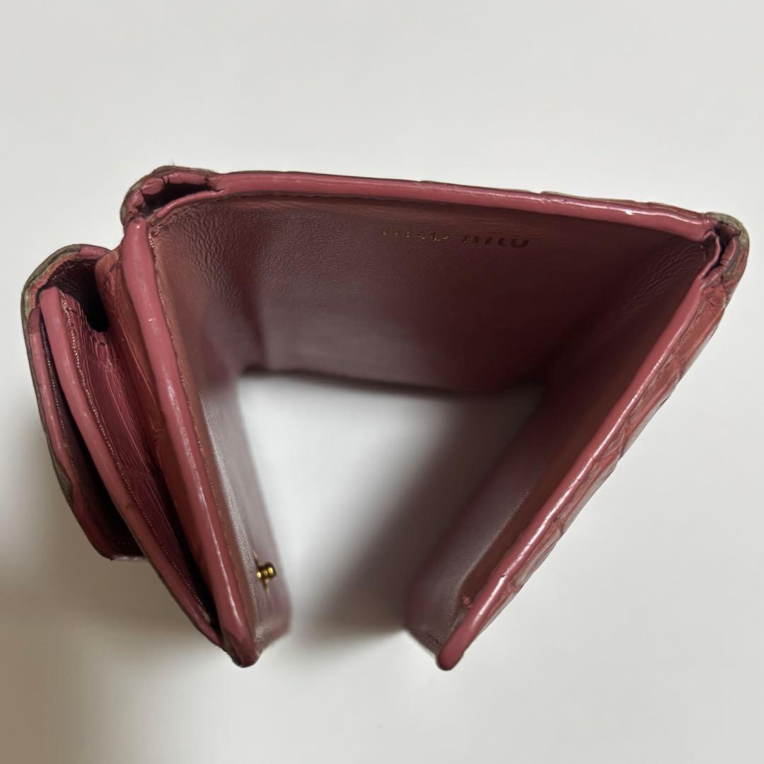 miumiu 3つ折り財布SMH021 ピンクブラウン クロコ型押し加工 レザー