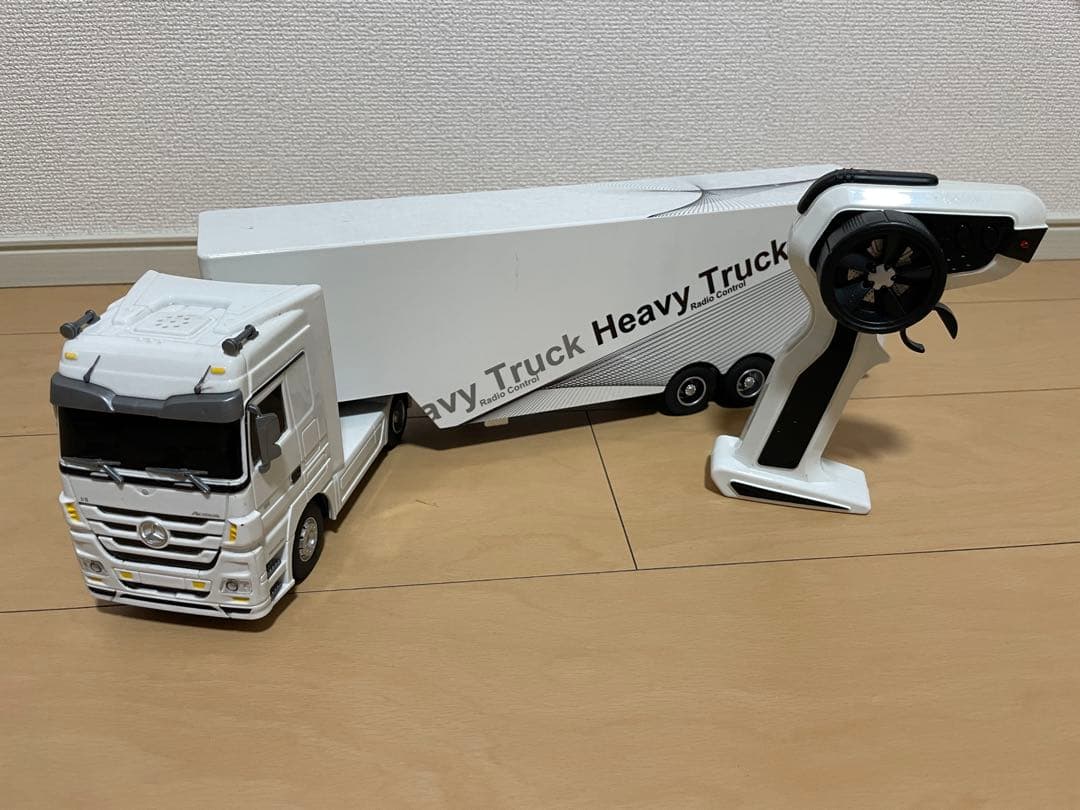 1/32 メルセデス・ベンツ アクトロストレーラー ラジコン