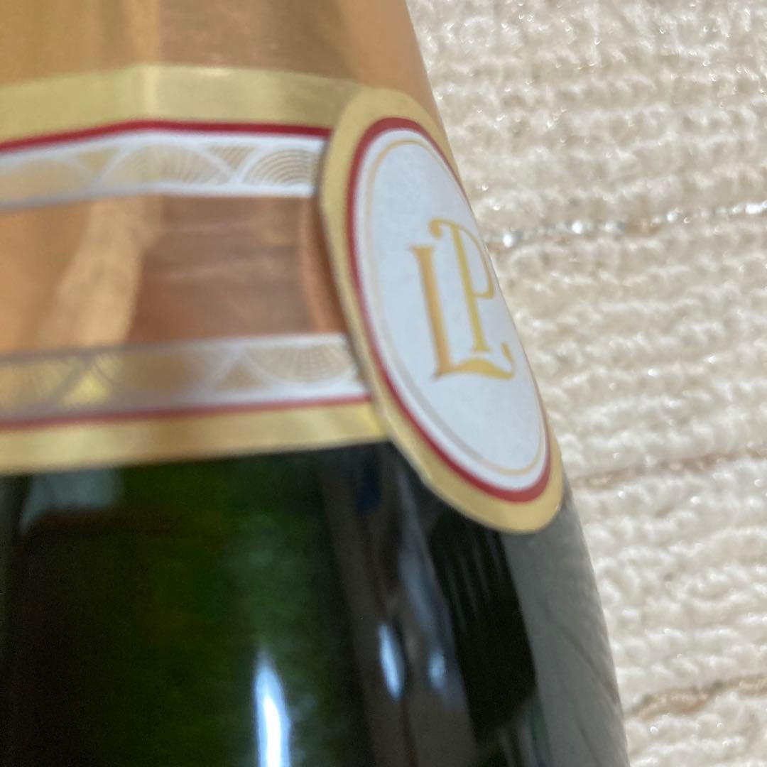 モエ.シャンドン.ロゼ3本、ローランペリエ１本、4本セット