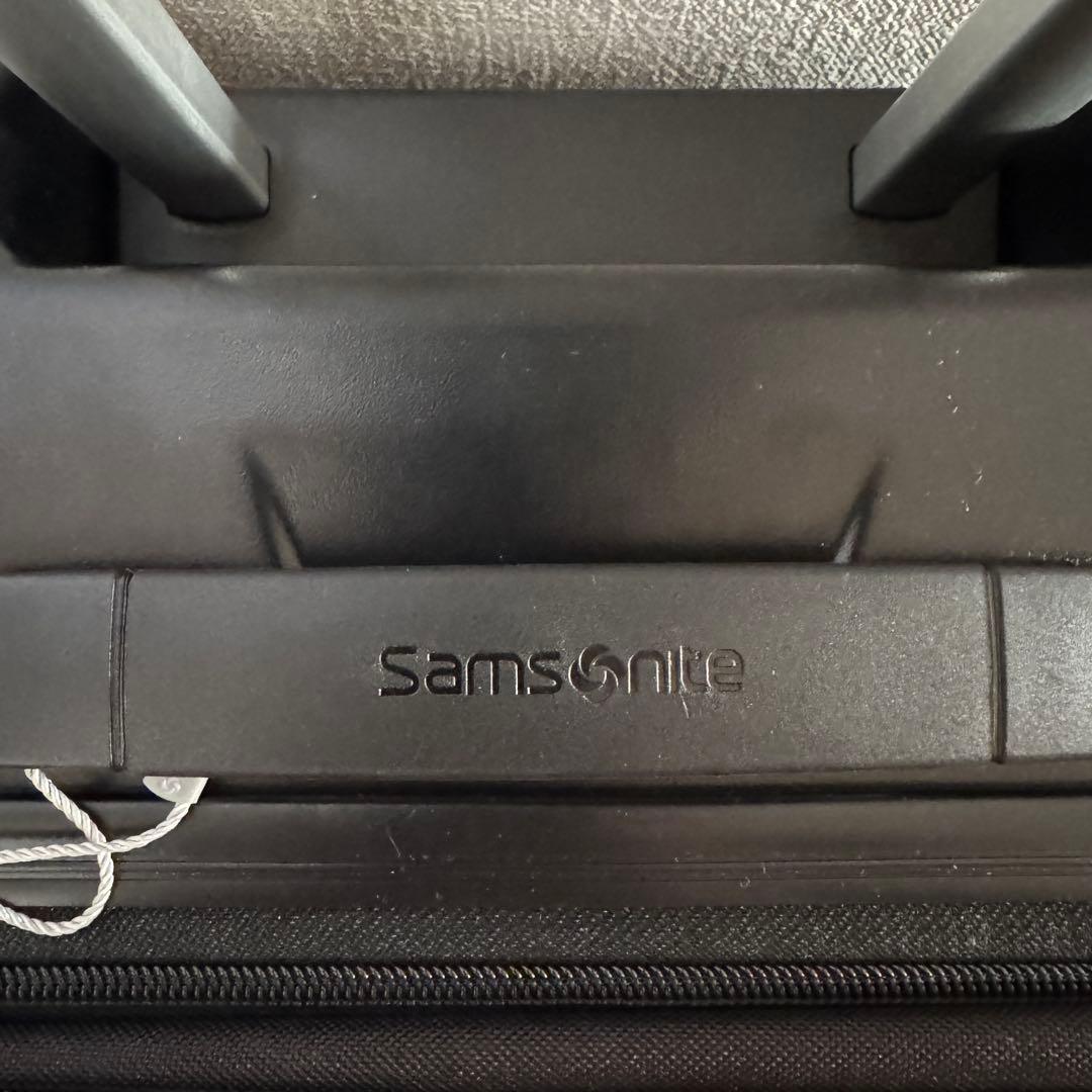 【週末割引中】サムソナイト　スーツケース　ブラック キャリーケース　ラージ L