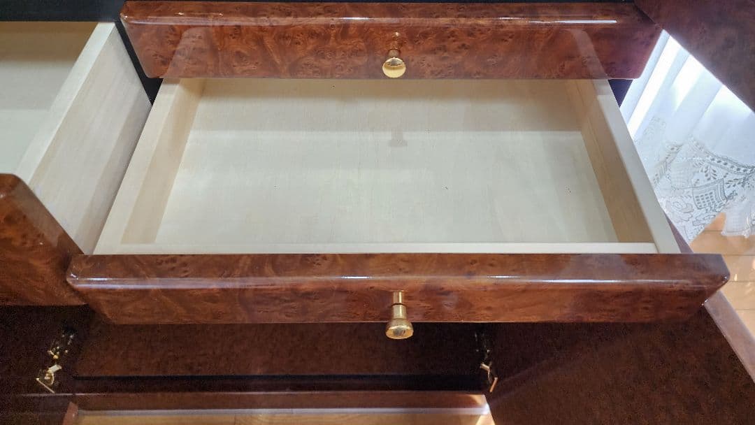 極美品 飾り棚 木製ガラス扉キャビネット キュリオケース ブラウン サイドボード