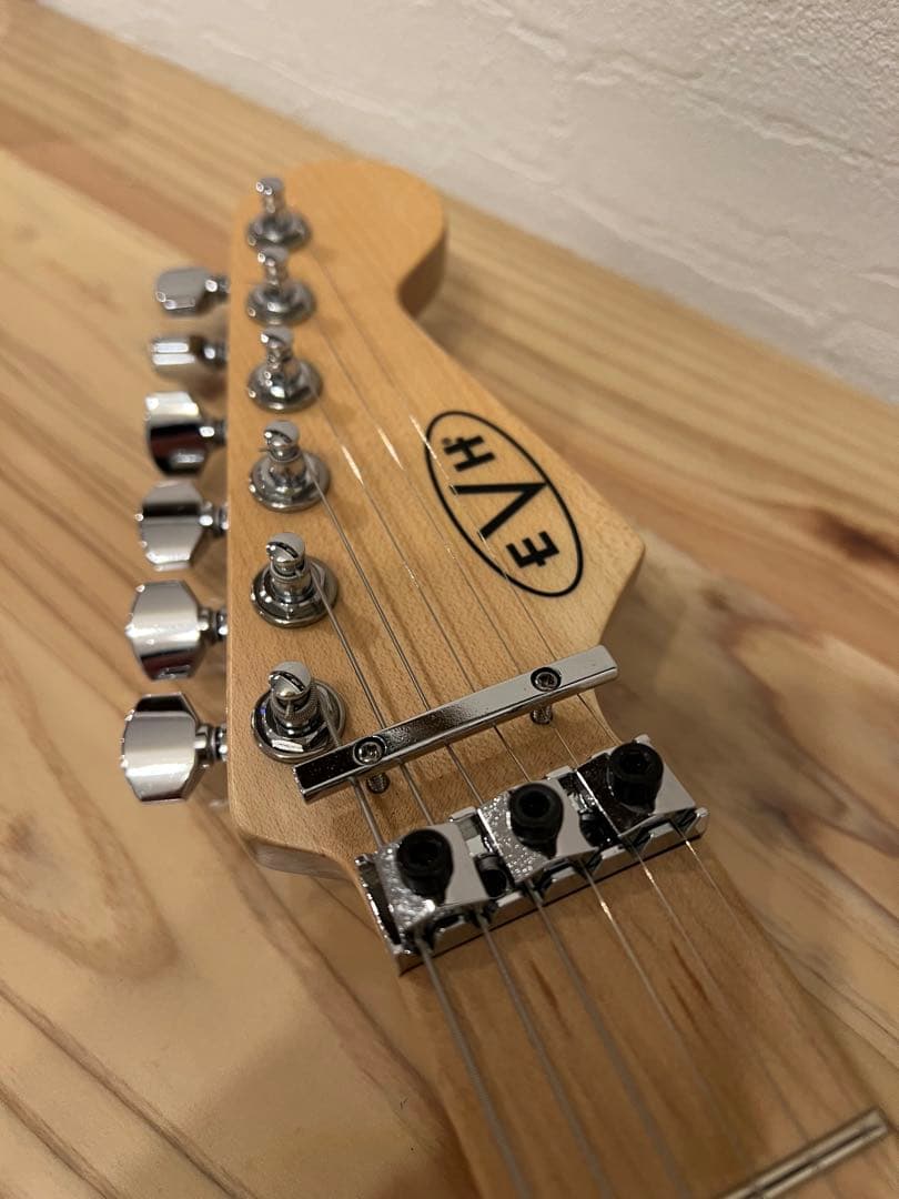 美品！EVH Striped Red with Black Stripes