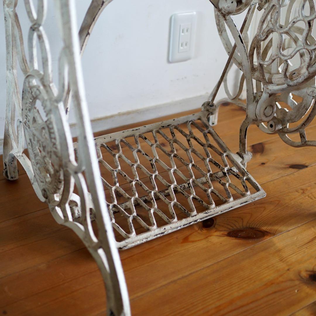 ミシン脚テーブル　アンティーク、作業台、ショップ什器、PCデスク、ガーデニング