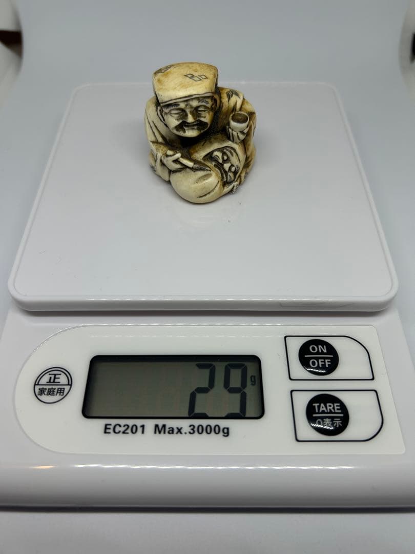 人物根付 二体揃　在銘「千広」「白之」 牙風彫刻 時代根付　骨素材