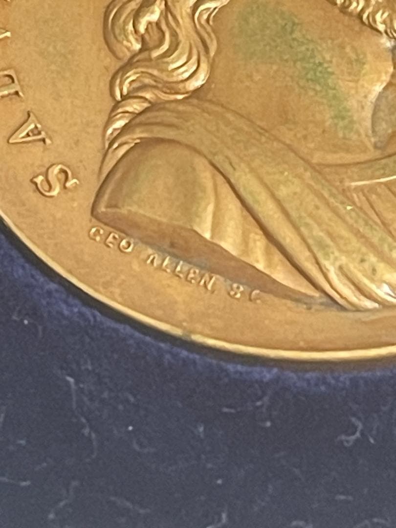 サルバトール・ムンディの歴史的なメダル