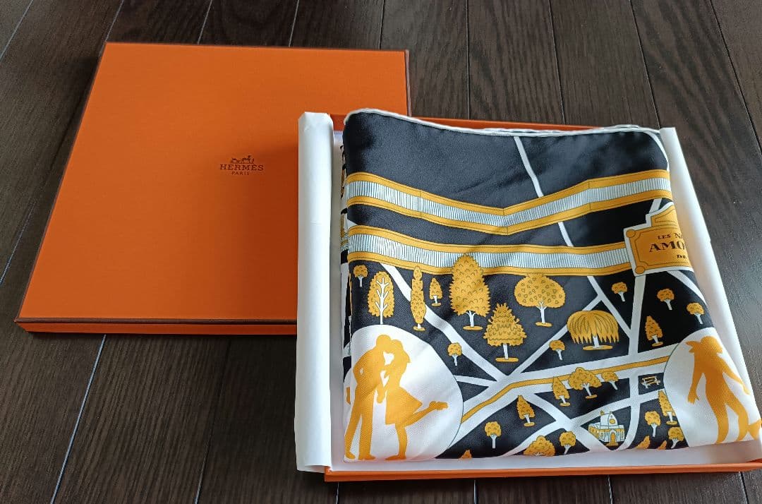 エルメス 　カレ　パリの恋人たち