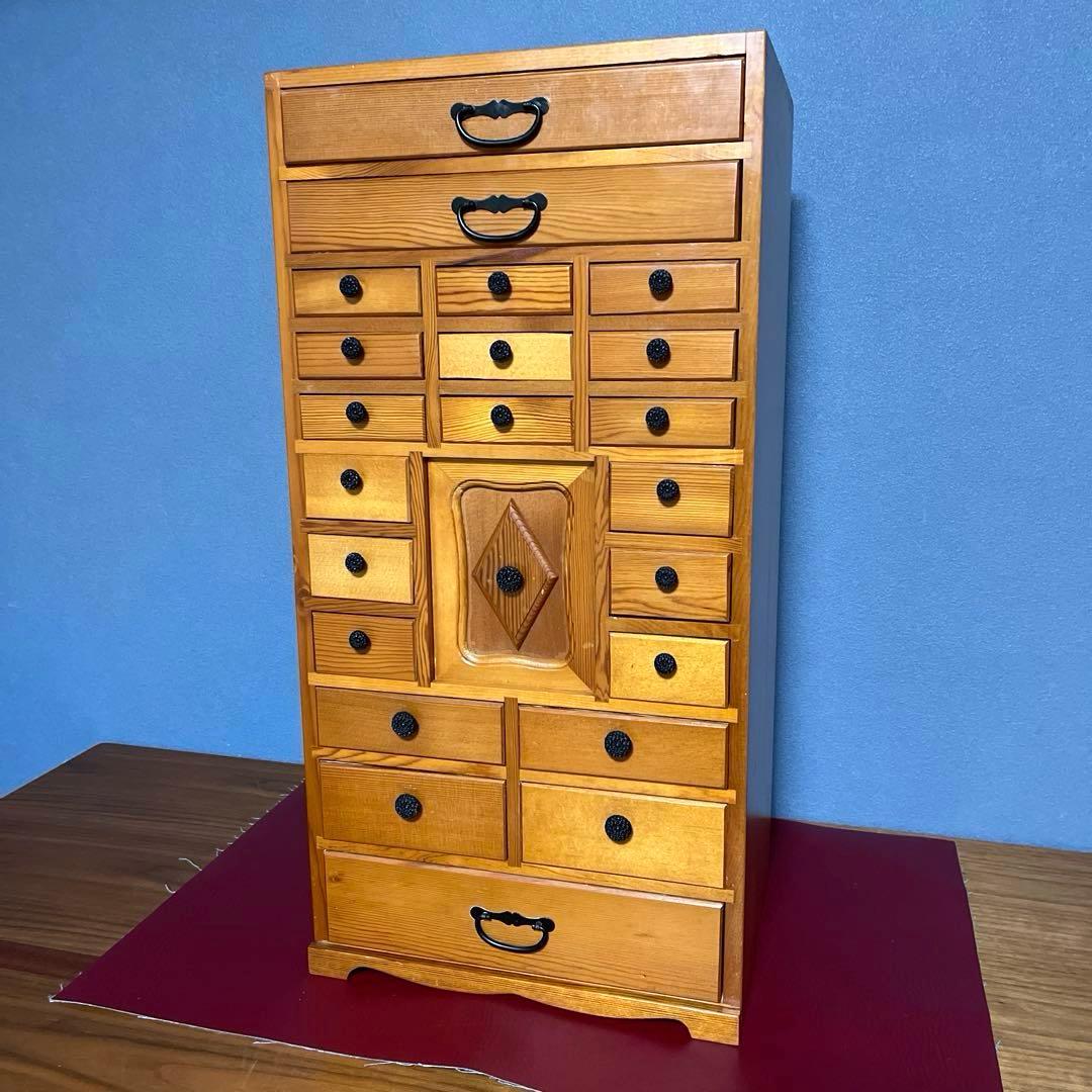 『小物入れ』22個　多段引き出しキャビネット　自然な木目仕上げ　薬棚薬箪笥