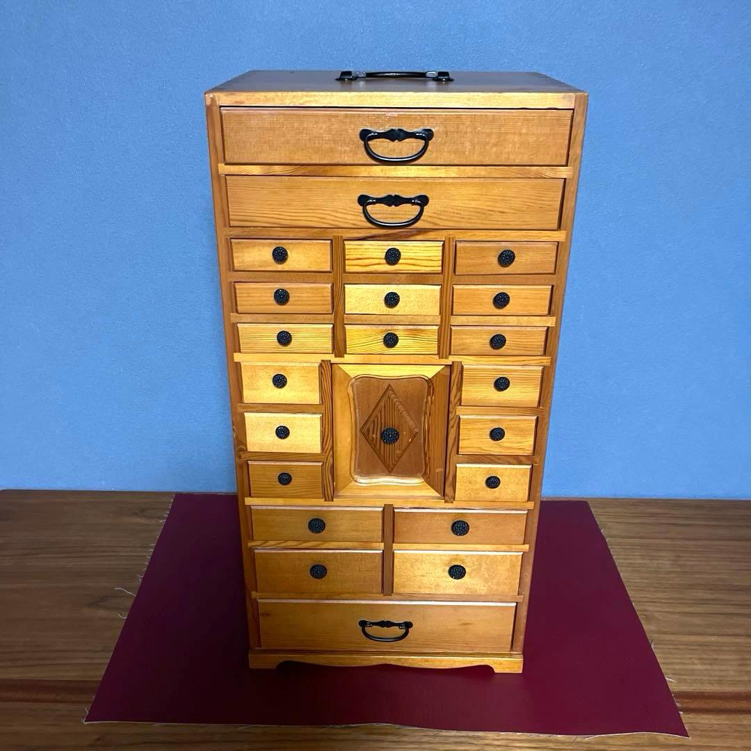 『小物入れ』22個　多段引き出しキャビネット　自然な木目仕上げ　薬棚薬箪笥