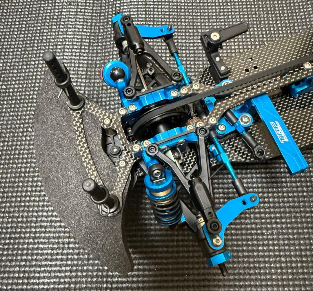 タミヤ　TRF421 (スペアパーツ付き)