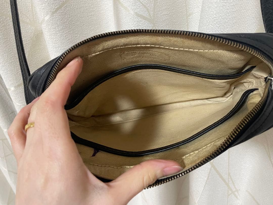 MCM ブラックレザー ショルダーバッグ