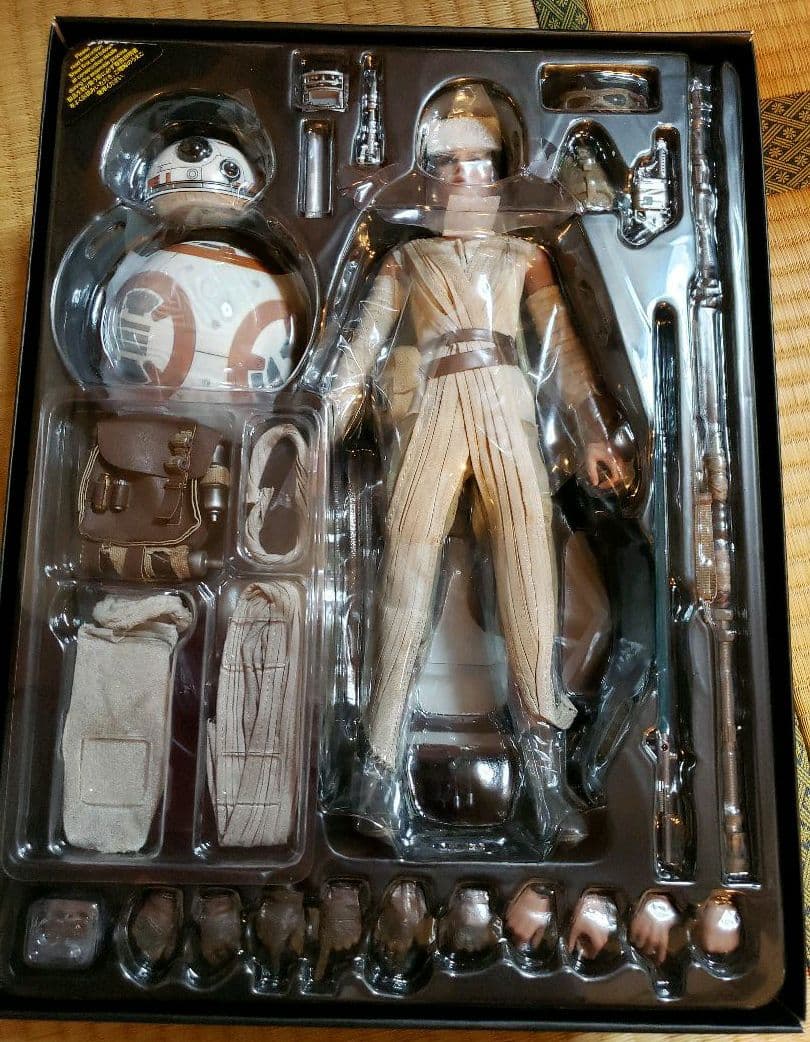 【新品未使用】ホットトイズ『スター・ウォーズ』レイ&BB-8 2体セット 1/6