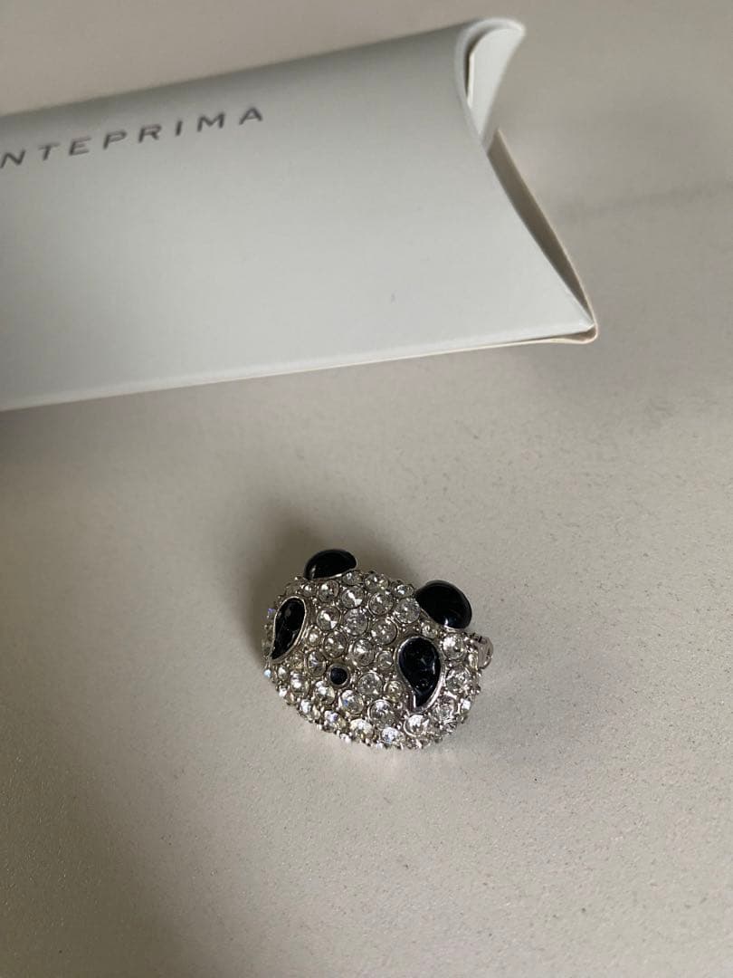 lani⭐︎【美品】ANTEPRIMA パンダ ブローチ