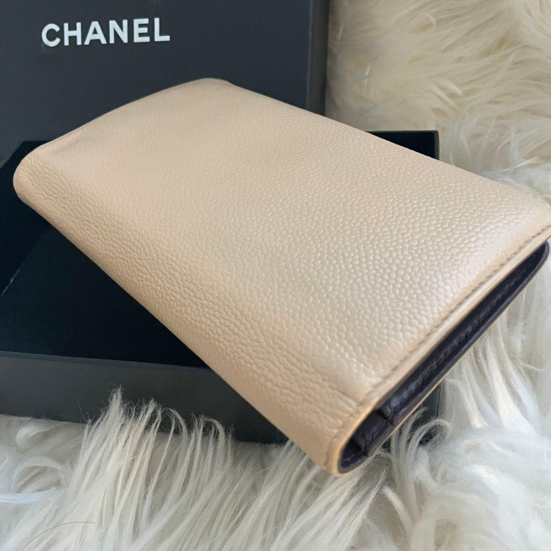 シャネル CHANEL 二つ折り 財布 ココマーク ベージュ キャビアスキン