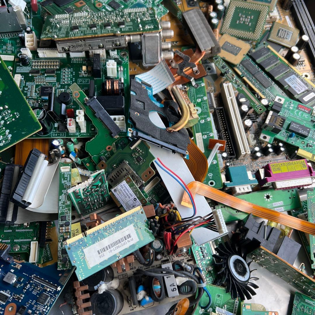 基板ジャンク大量　レアメタル摘出などに