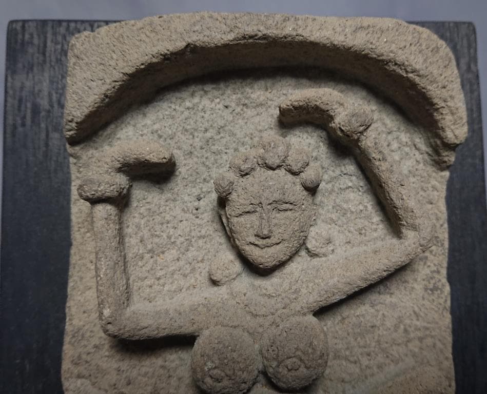 128　コレクター収集品　インド　ヒンドゥー教　石製　女神像