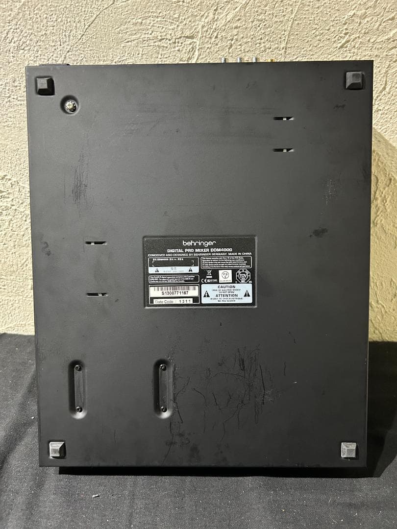 behringer DDM4000 デジタルDJミキサー