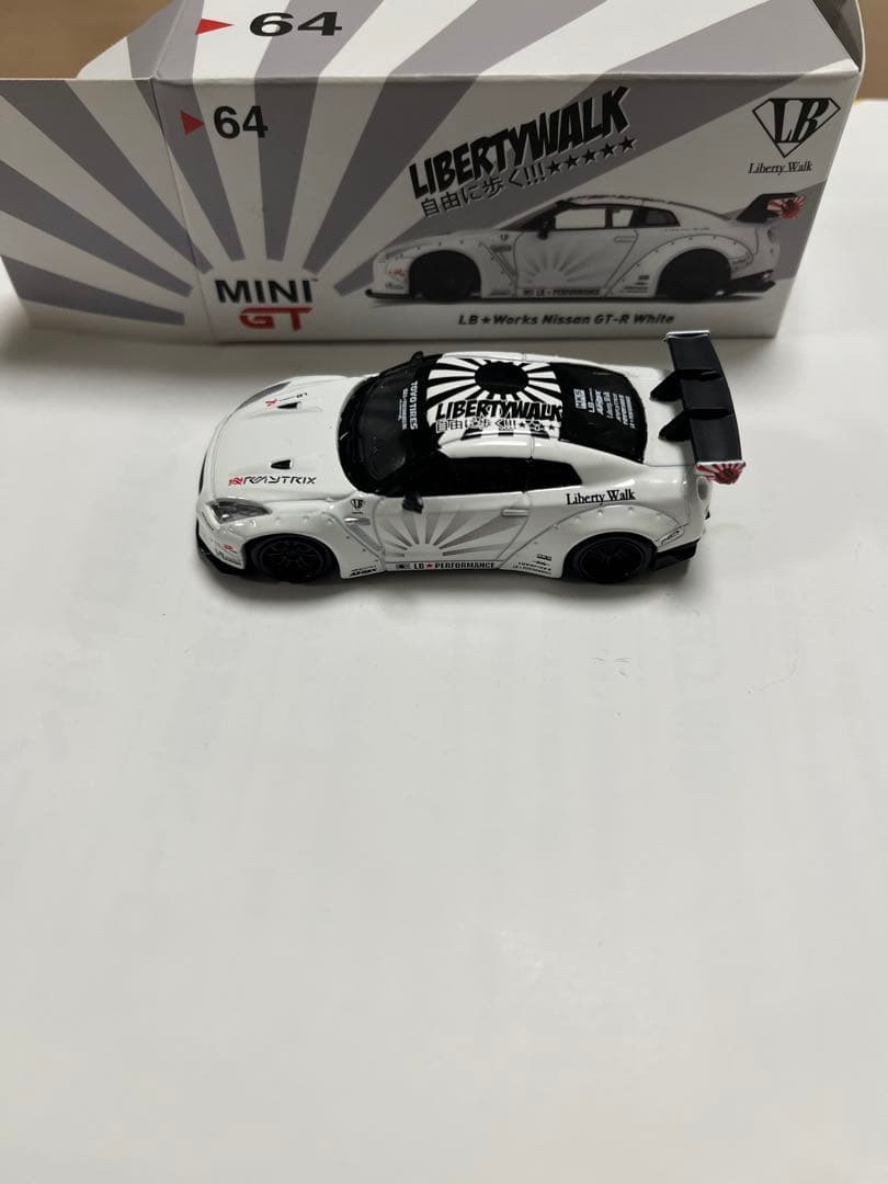 リバティーウォーク　LBWK GT-R R35 1/64 絶版