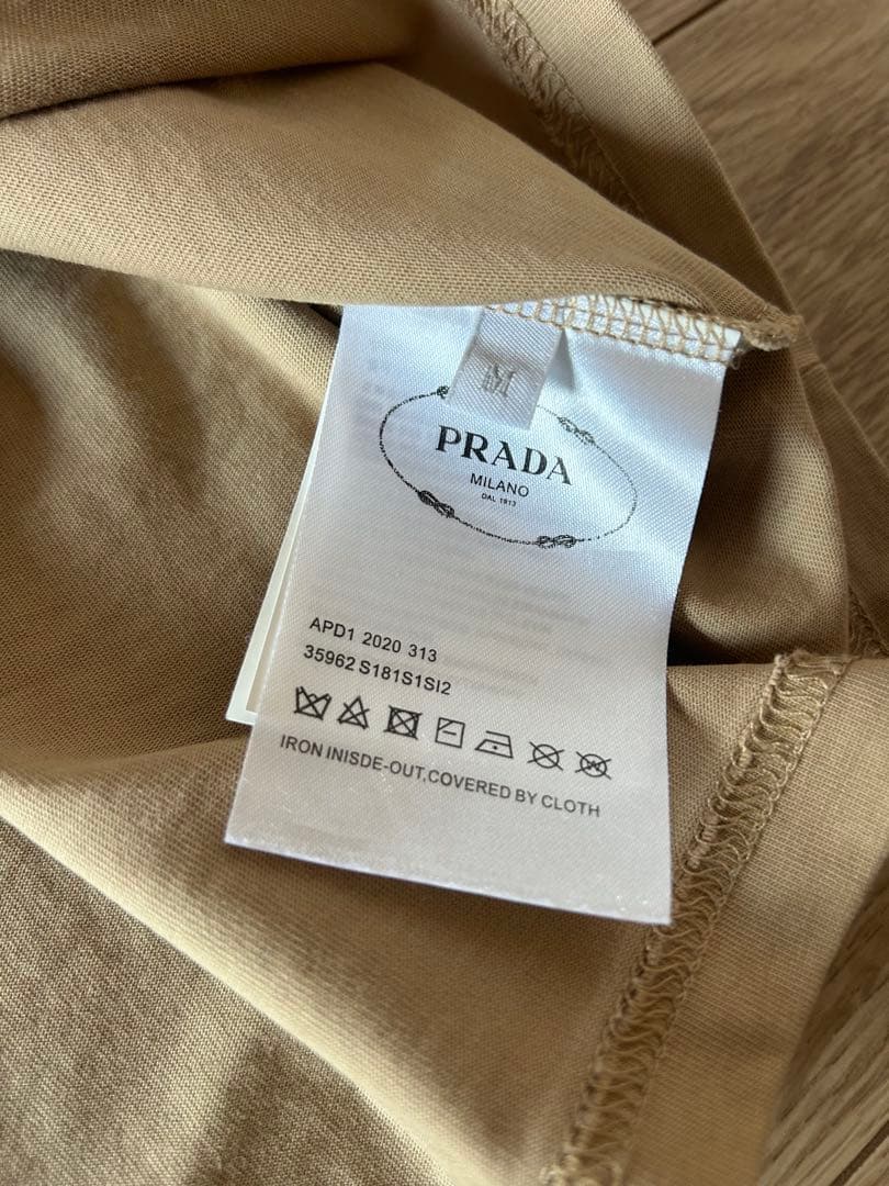 PRADA エンボスロゴ Tシャツ M プラダ シャツ 2枚セット 白 茶