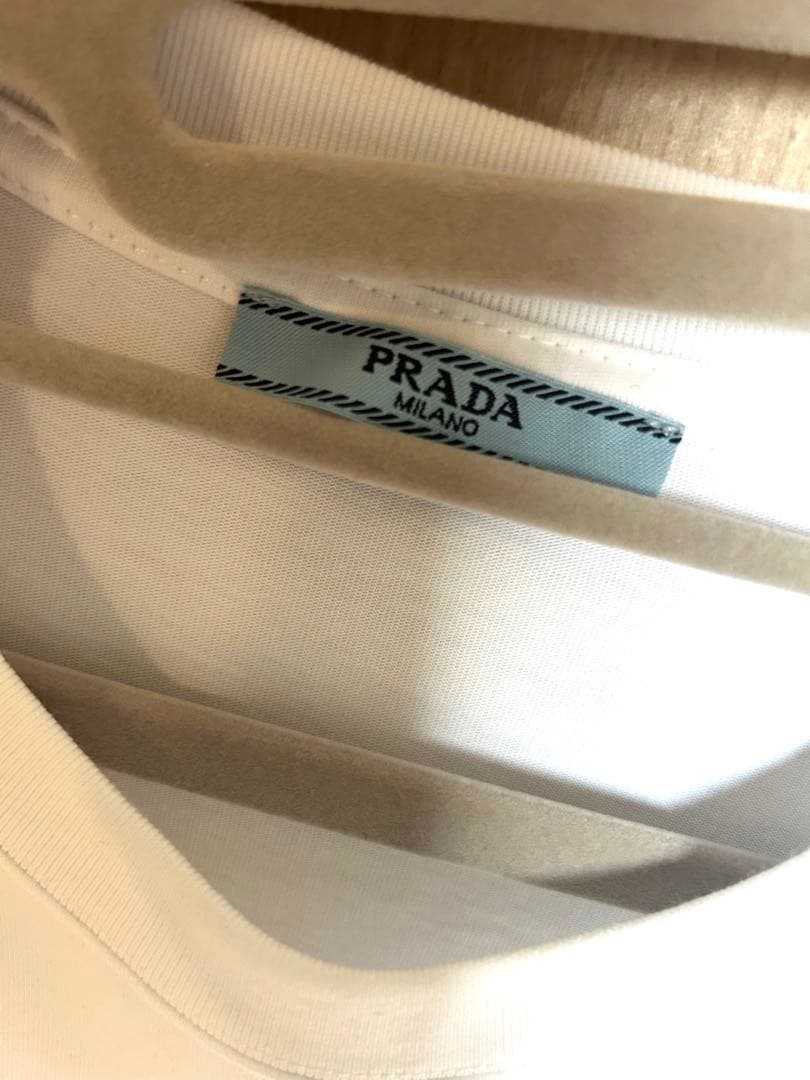 PRADA エンボスロゴ Tシャツ M プラダ シャツ 2枚セット 白 茶