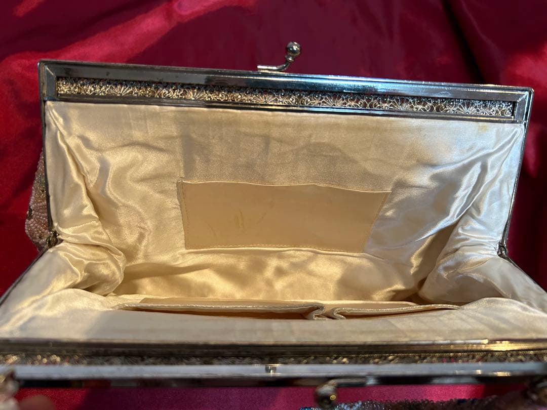 ❤️和装バッグ　総ビーズのヴィンテージ物です❣️レトロ好きな方にも❣️ドレスにも❣️