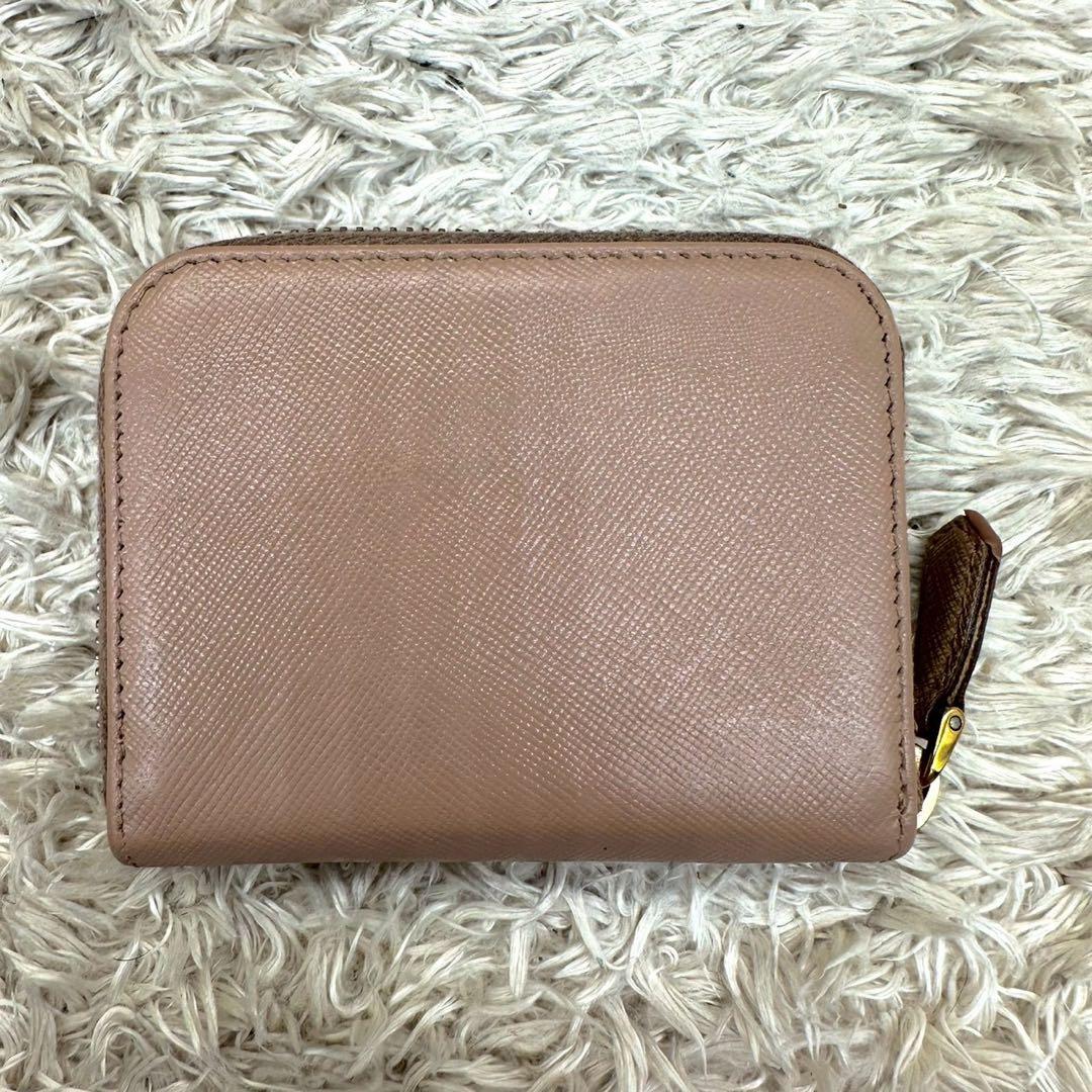 【美品】プラダ ケース 小銭入れ ベージュ サフィアーノ 三角ロゴ