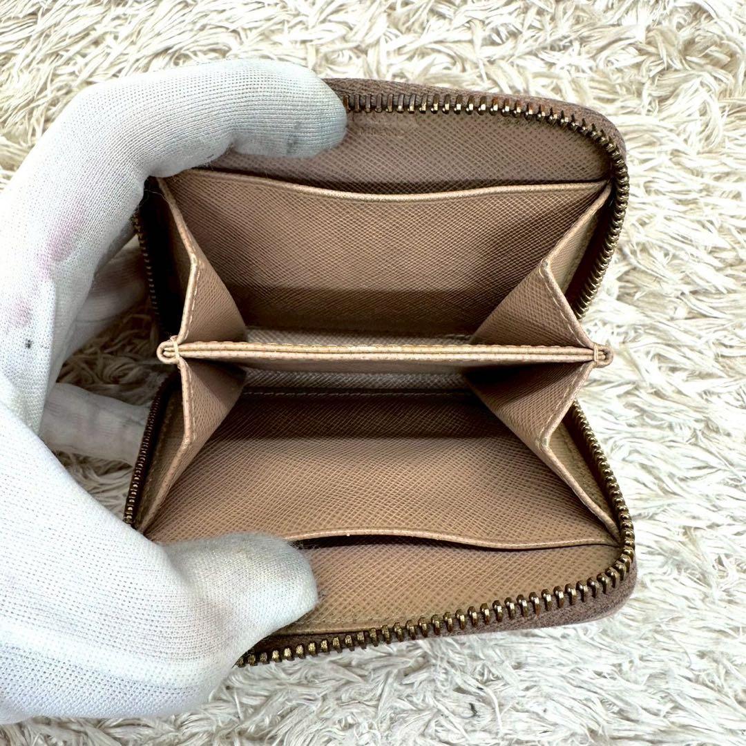 【美品】プラダ ケース 小銭入れ ベージュ サフィアーノ 三角ロゴ