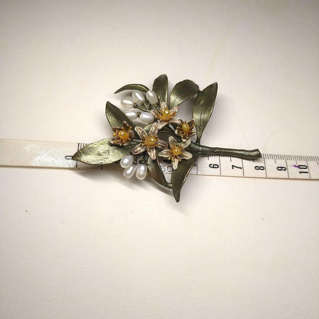 マイケルミショー　ブローチ