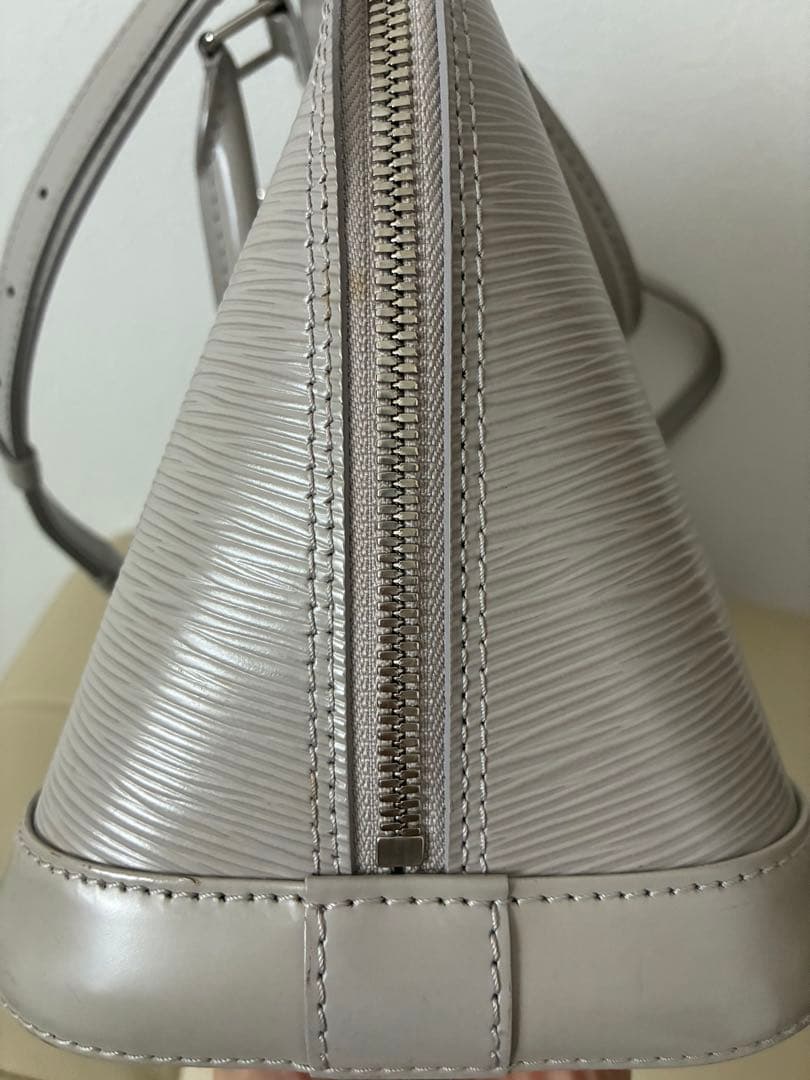 本日限定値下げ　ルイヴィトン エピ バッグ ショルダーベルトセット