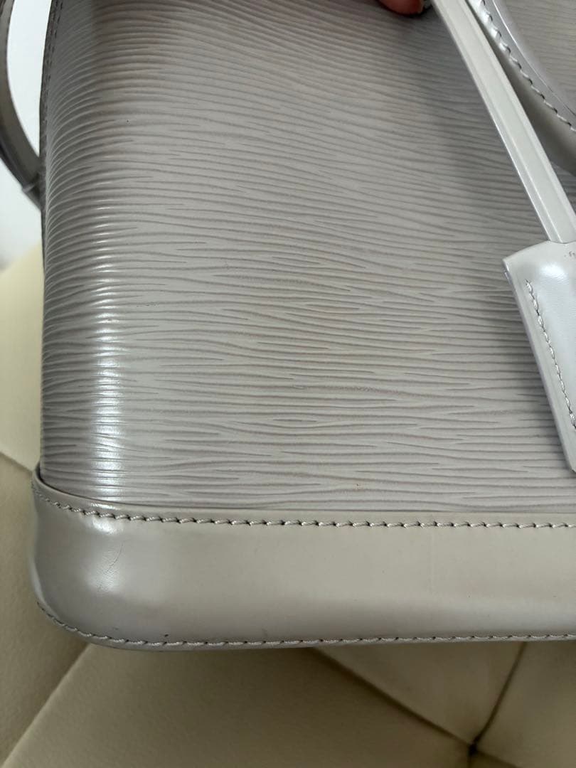 本日限定値下げ　ルイヴィトン エピ バッグ ショルダーベルトセット