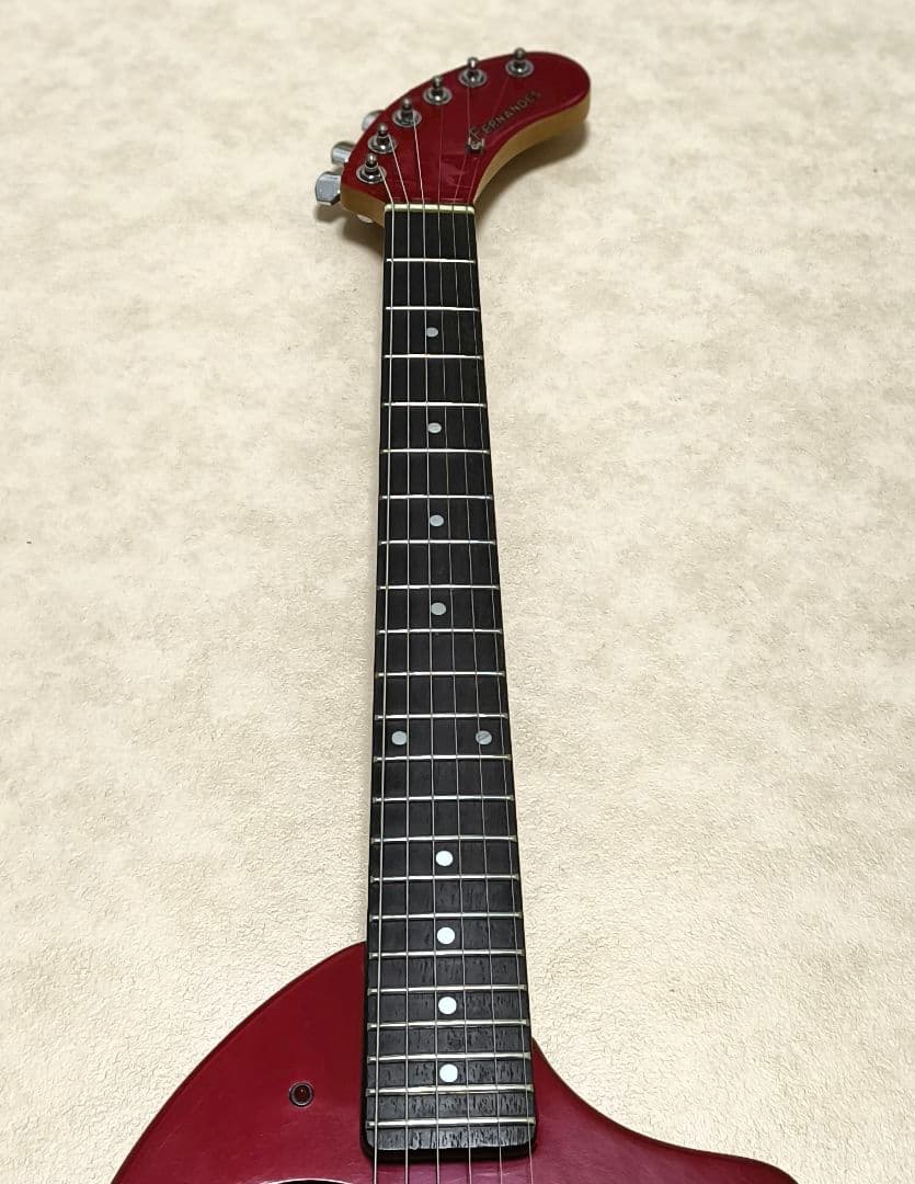 【美品】ZO-3 レッド アンプ内蔵ミニギター ヘッドフォン端子付 ミニギター