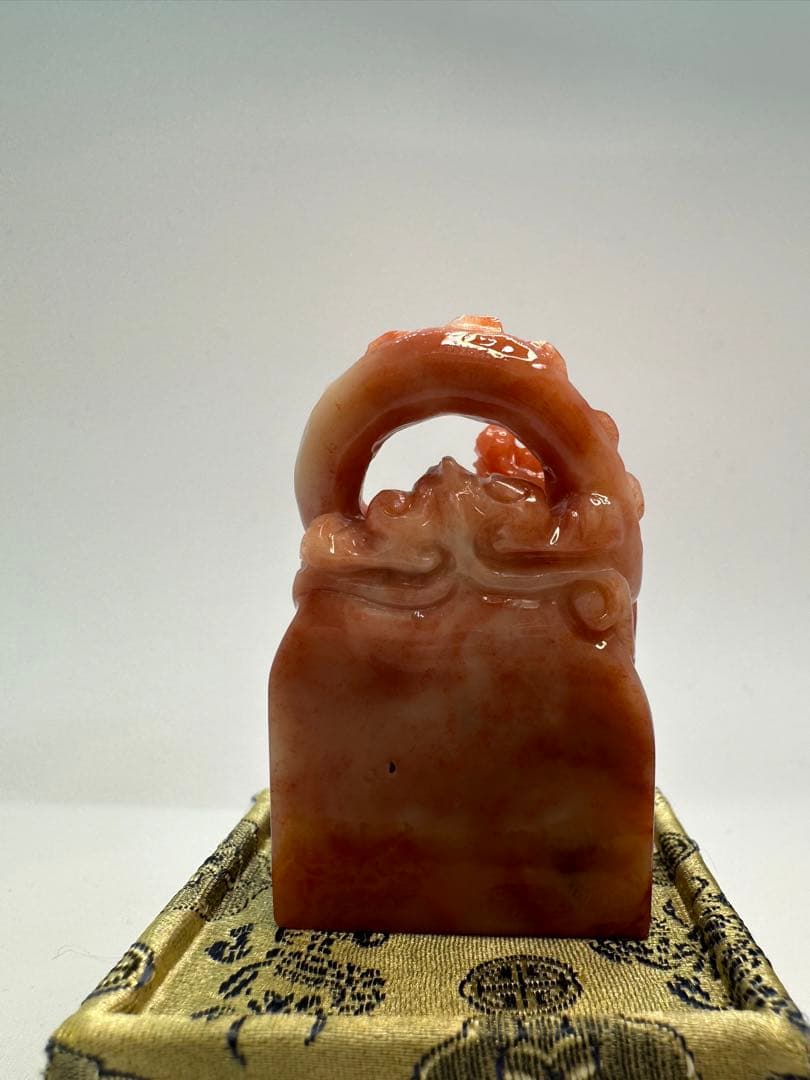 56 ラオス石　 手彫り　瑞獣　高級　印材　印石　篆刻　書道　落款　関防