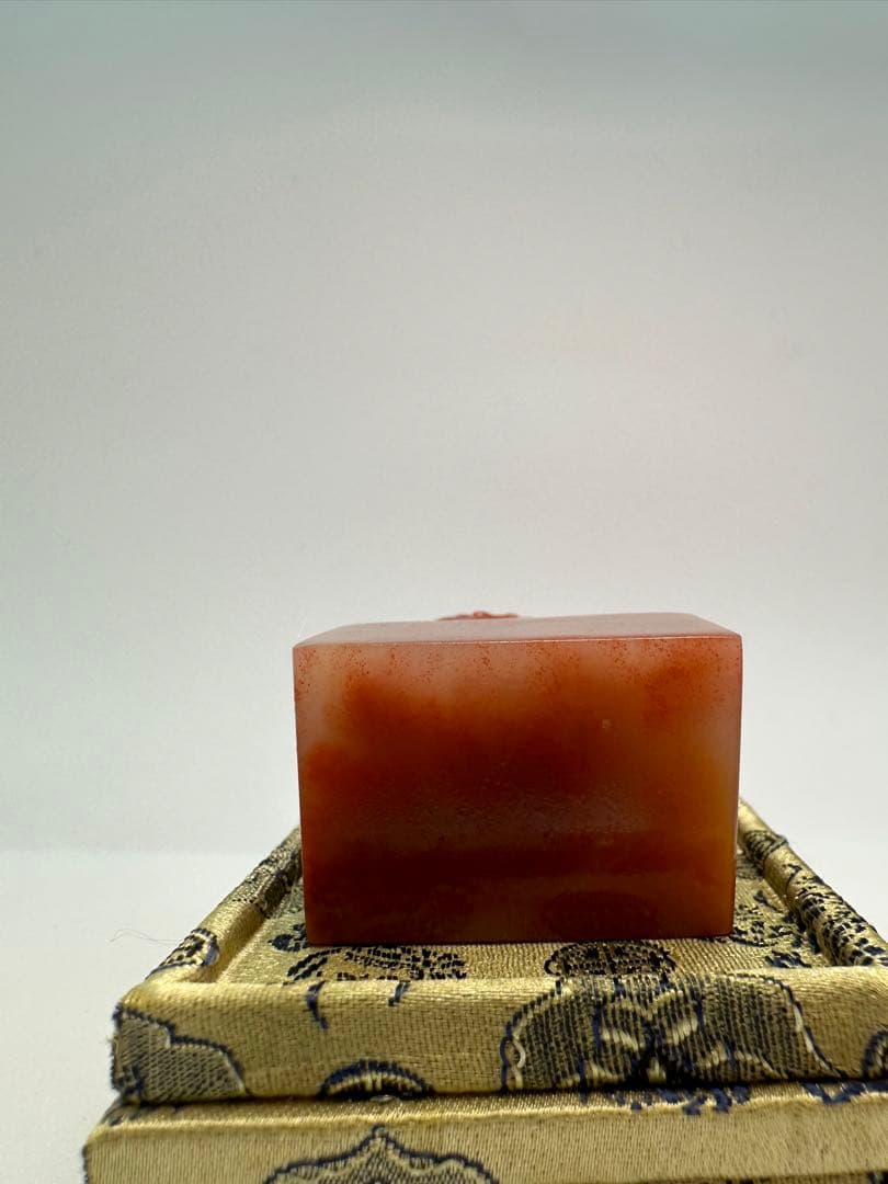 56 ラオス石　 手彫り　瑞獣　高級　印材　印石　篆刻　書道　落款　関防