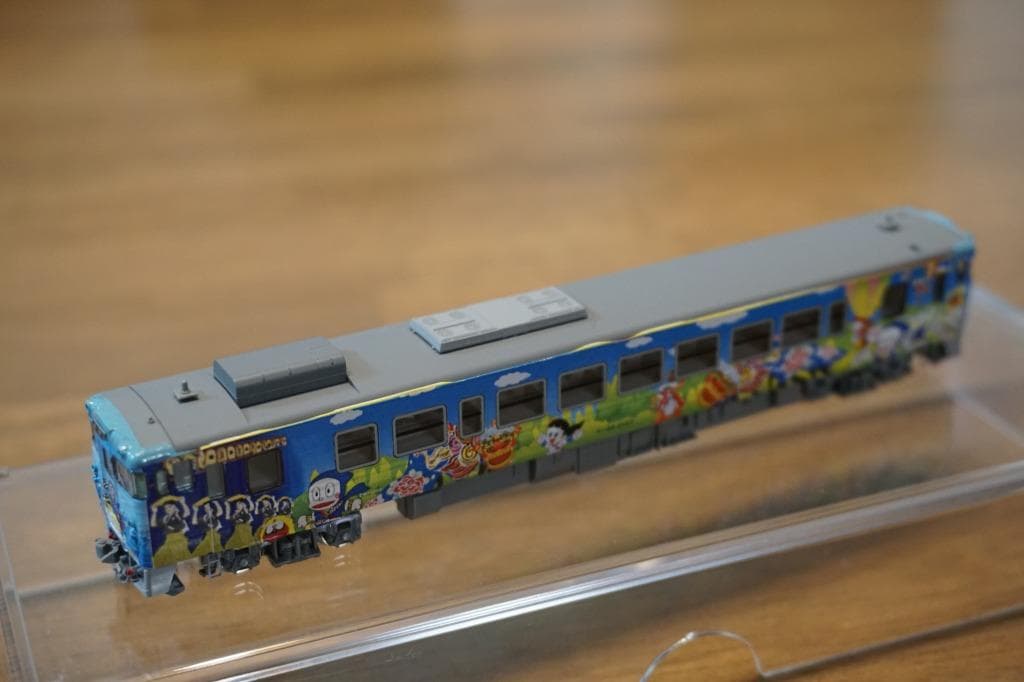 TOMIX キハ40　2137 氷見線・城端線　ハットリくんラッピング塗装　M車