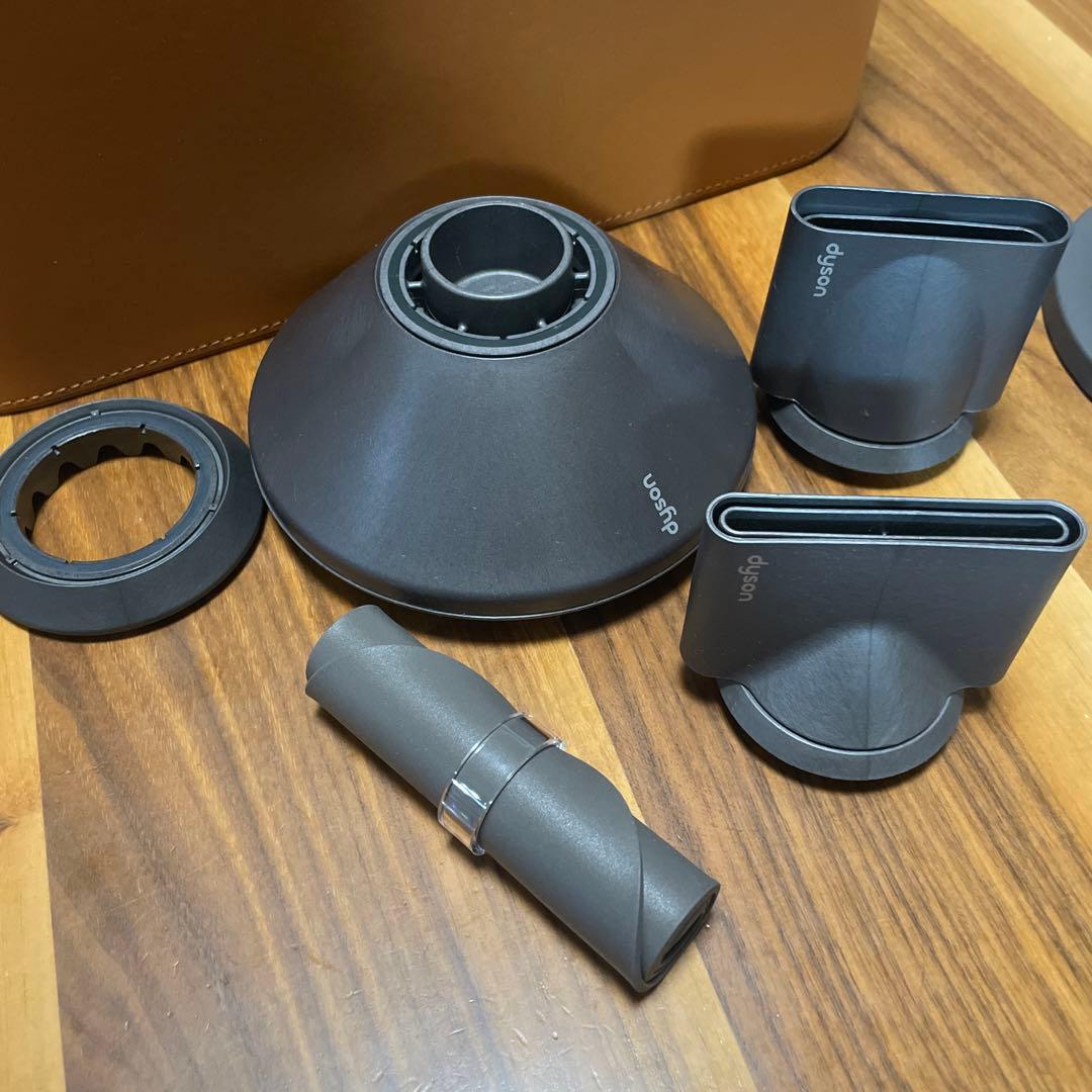 ダイソンドライヤーのアタッチメント　スタンド　ケースセット
